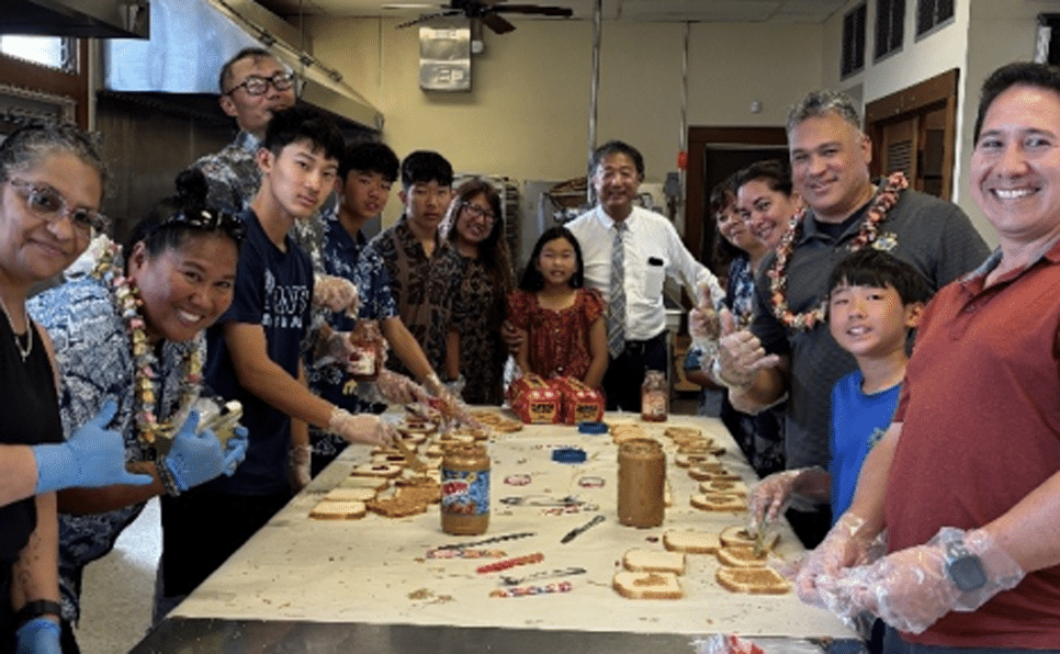 D.S. Makes PB&J Sandwiches with Maui Police Officer